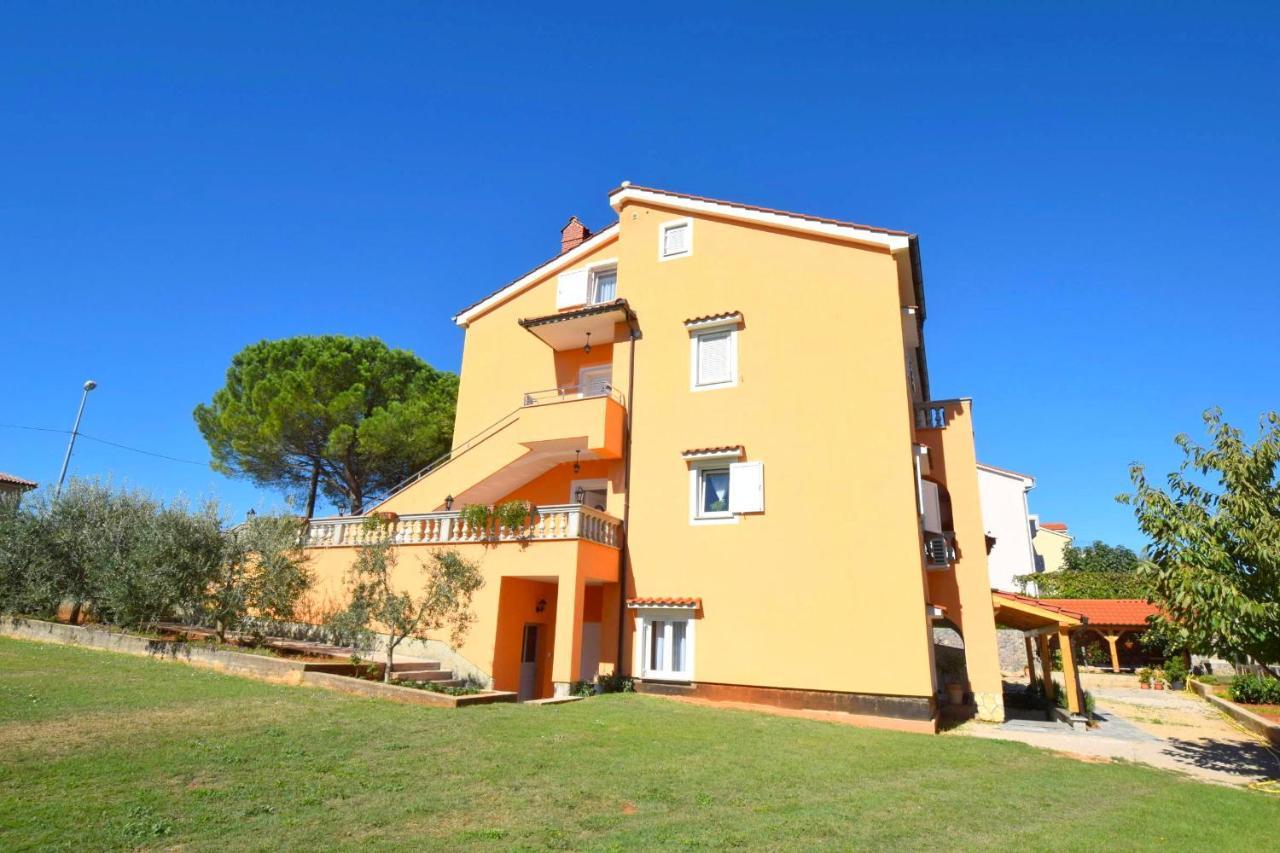 Apartments Mladenka Malinska Exterior foto